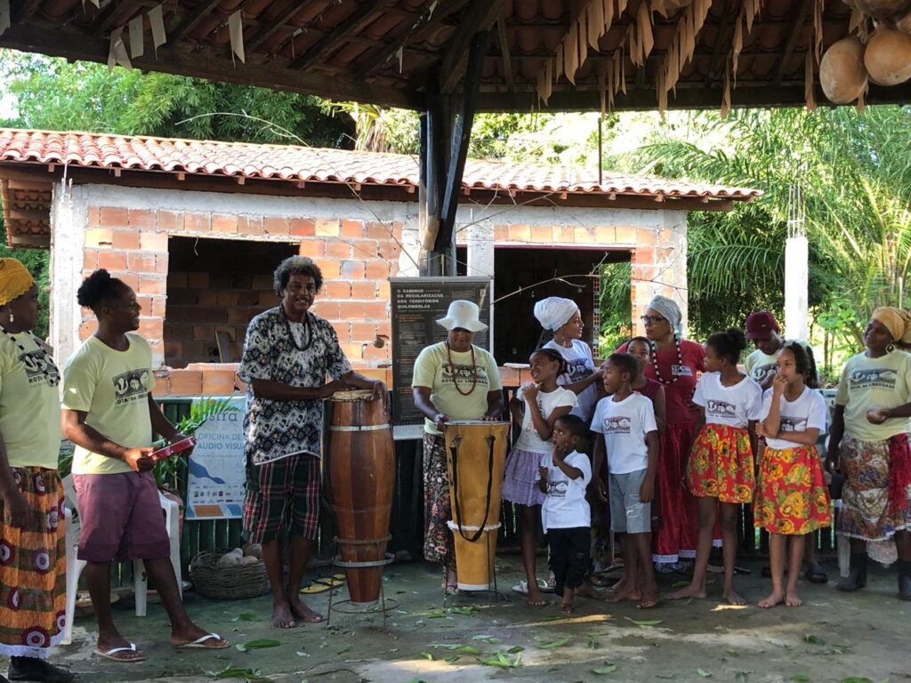 Comunidade no Quilombo Kaonge